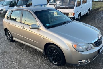 KIA CERATO 2005r poj.1,6 benzyna 2800zł Ford Fokus z 2006r za 2800zł