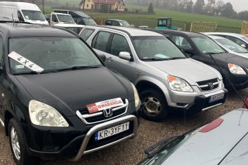 Pisemna gwarancja 3 sztuki .zakonserwowany ,zdrowy wóz z napędami 4x4